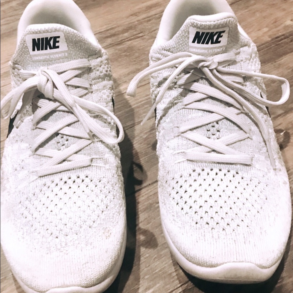 Nike flyknit running shoes sz 7.5